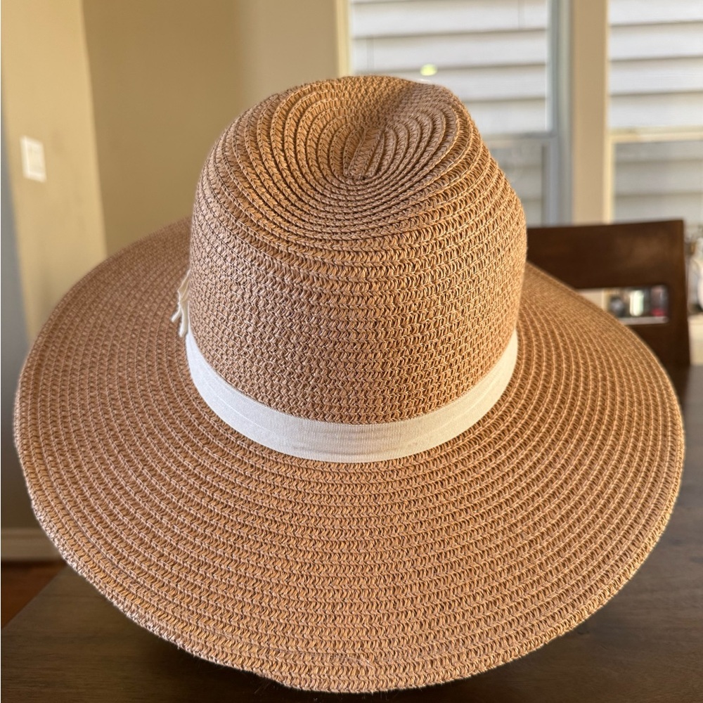 Light straw Wide-Brim Hat - Picture 4 of 7